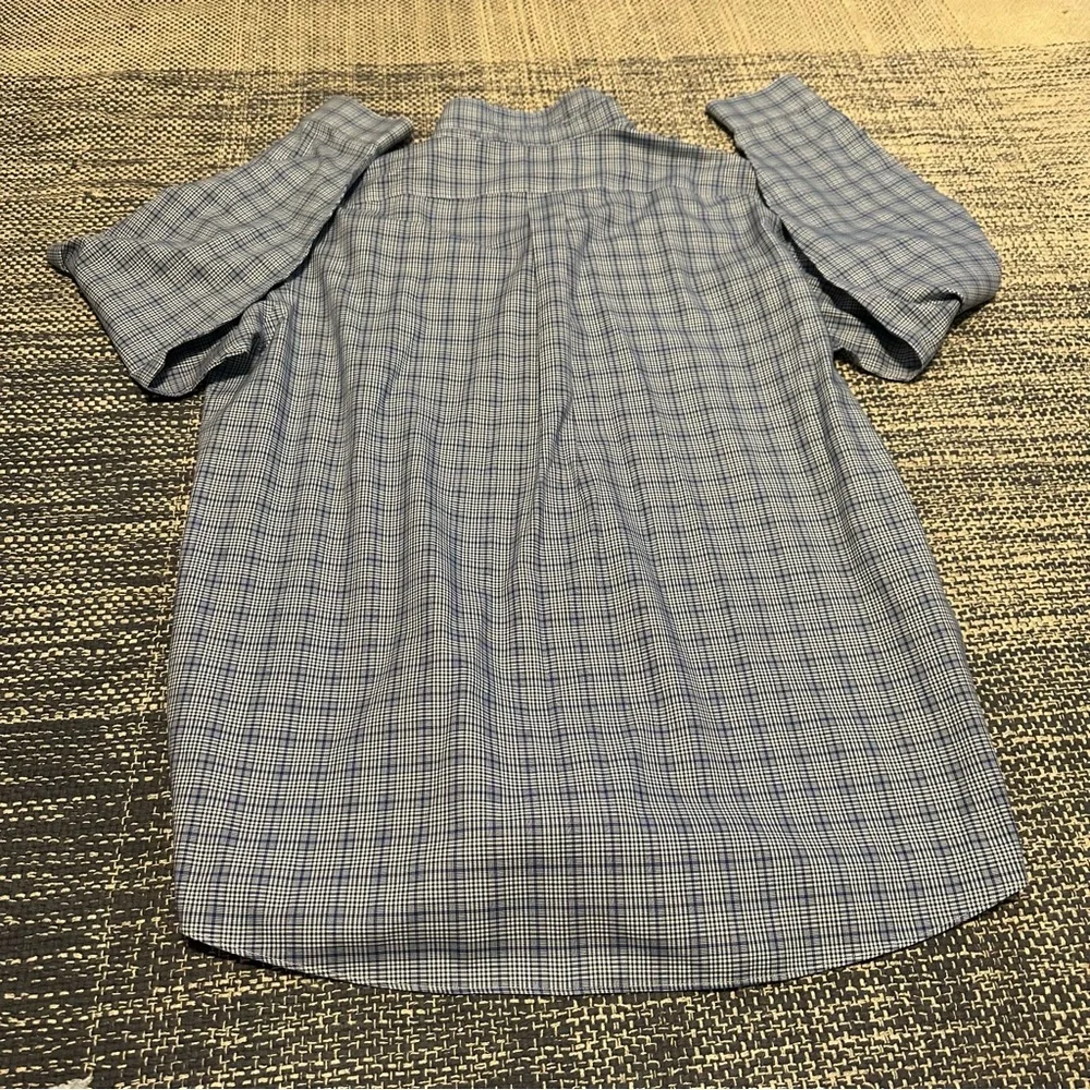 LL Bean Wrinkle Resistant Button Down size XL - Picture 2 of 7